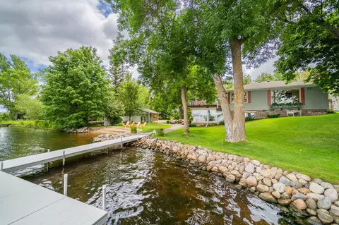1305 S Lake Irving Dr SW, Bemidji, MN 56601