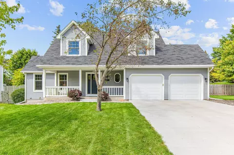 1511 Dawn Cir, Arden Hills, MN 55112
