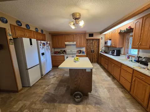 Kitchen - 737 30th Ave, Pipestone, MN 56164 photo 1 of 7