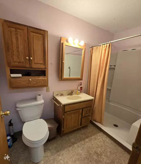 Bath - 737 30th Ave, Pipestone, MN 56164 photo 2 of 3
