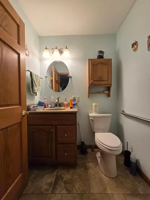 Bath - 737 30th Ave, Pipestone, MN 56164 photo 1 of 3