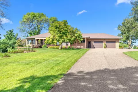 37834 Hemingway Ave, North Branch, MN 55056
