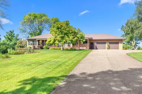37834 Hemingway Ave, North Branch, MN 55056