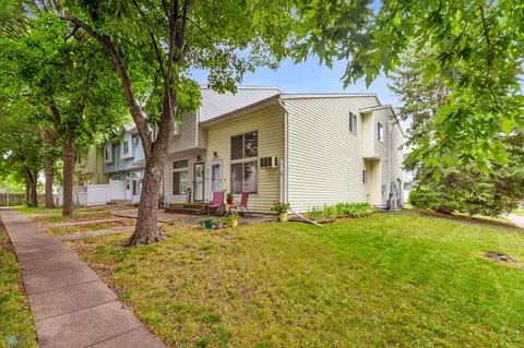 1537 34 12 Ave S, Fargo, ND 58104
