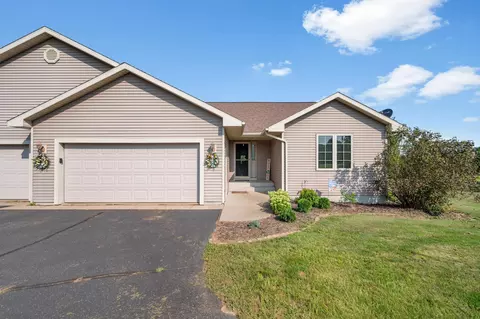 718 B Waldroff Farm Rd, Hudson, WI 54016