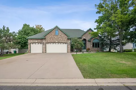 311 Lady Slipper Ln, Vadnais Heights, MN 55127