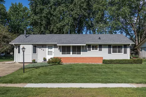 952 Redwell Ln, Apple Valley, MN 55124