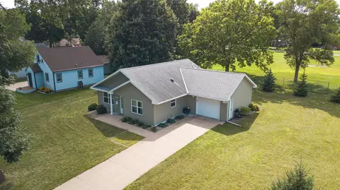 925 N Holcombe Ave, Litchfield, MN 55355
