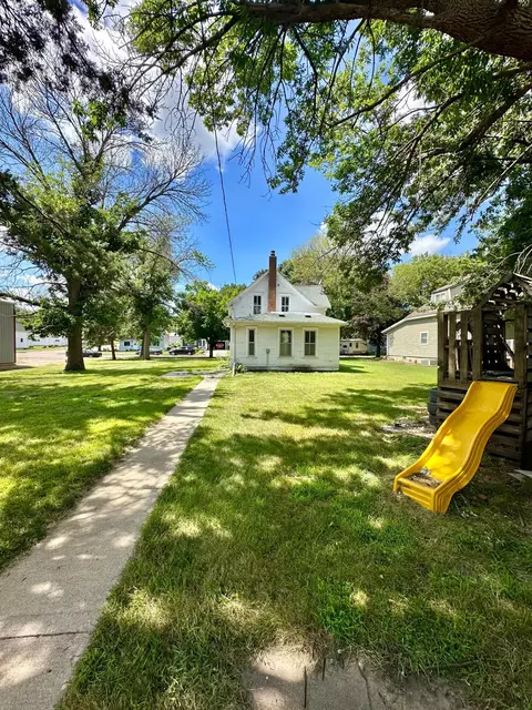 115 S Spring Ave, Springfield, MN 56087 photo 2