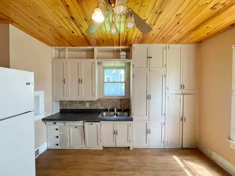 115 S Spring Ave, Springfield, MN 56087 photo 9