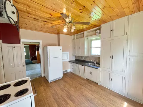 115 S Spring Ave, Springfield, MN 56087 photo 5