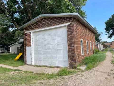 115 S Spring Ave, Springfield, MN 56087 photo 3