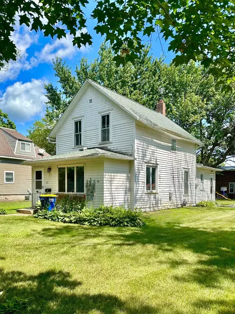 115 S Spring Ave, Springfield, MN 56087