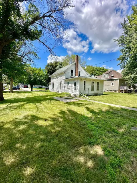 115 S Spring Ave, Springfield, MN 56087 photo 4