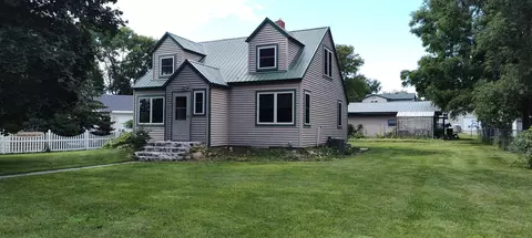 304 E 6th St, Starbuck, MN 56381