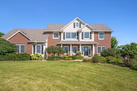 5910 Raven Point Rd, Prior Lake, MN 55372