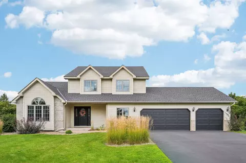 6496 260th St, Wyoming, MN 55092