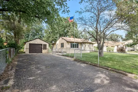 2153 Pinewood Dr, Mounds View, MN 55112
