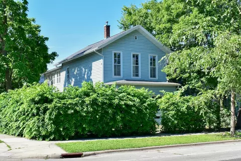 477 E 5th St, Winona, MN 55987