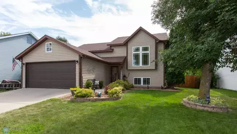 3462 18th St S, Fargo, ND 58104