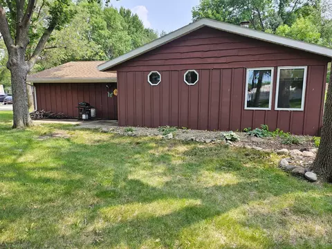 214 Carrow Cir, Marshall, MN 56258 photo 9
