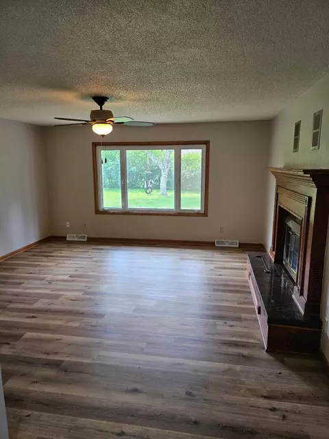 214 Carrow Cir, Marshall, MN 56258 photo 20
