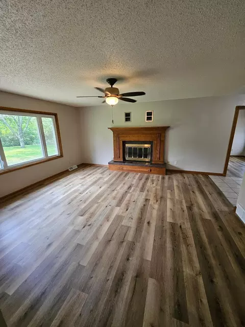 214 Carrow Cir, Marshall, MN 56258 photo 11