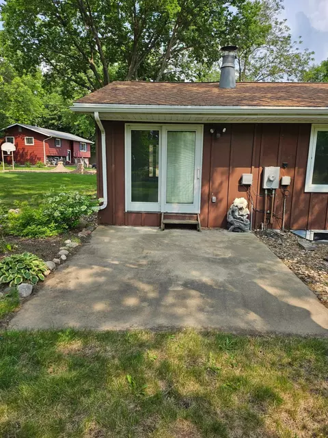 214 Carrow Cir, Marshall, MN 56258 photo 8