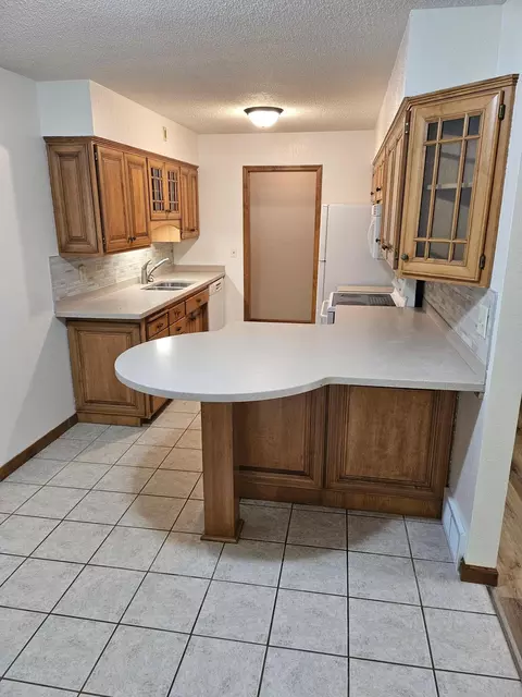 214 Carrow Cir, Marshall, MN 56258 photo 16