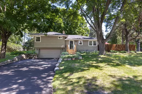 5301 Holiday Rd, Minnetonka, MN 55345