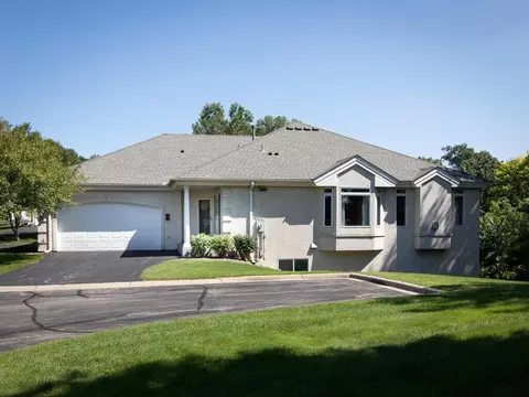 13380 Hummingbird Dr, Apple Valley, MN 55124