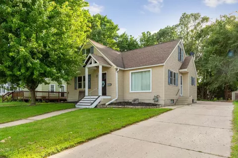 709 8th St NE, Waseca, MN 56093