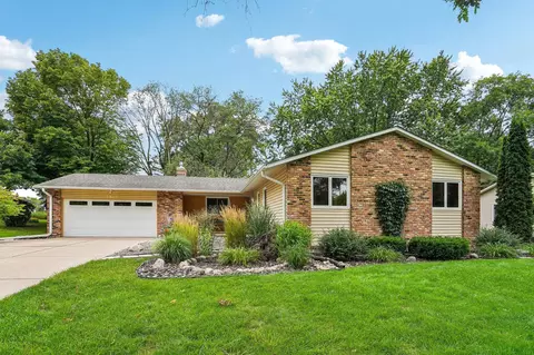 3815 Pilgrim Ln N, Plymouth, MN 55441