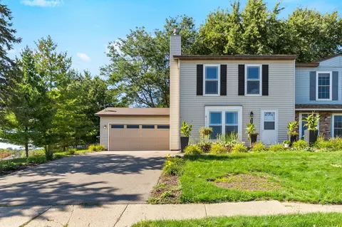 8823 135th St W, Apple Valley, MN 55124
