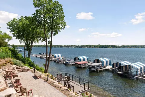 4387 Wilshire Blvd #102, Mound, MN 55364