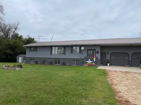 25366 200th St, Reading, MN 56165