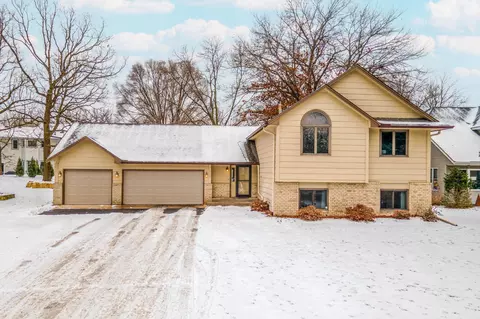 7127 Riverwood Dr NE, Fridley, MN 55432