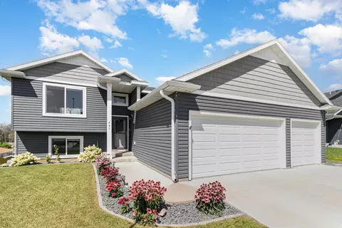 751 19th St, Zumbrota, MN 55992