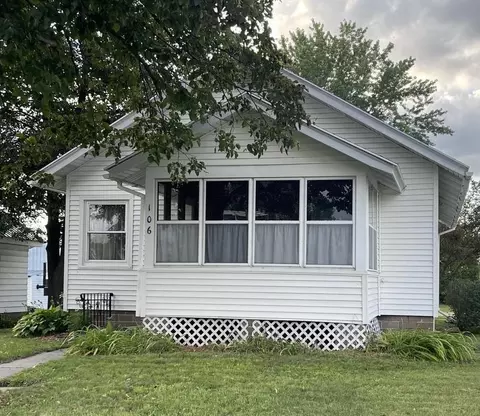 106 E 4th Ave E, Cochrane, WI 54622