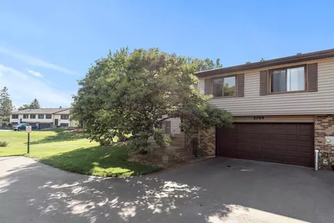 1044 122nd Ave NE, Blaine, MN 55434