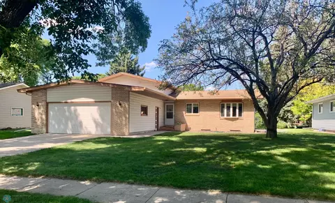 1206 26th Ave S, Moorhead, MN 56560