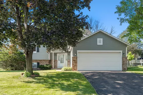 1340 Cope Ave E, Maplewood, MN 55109