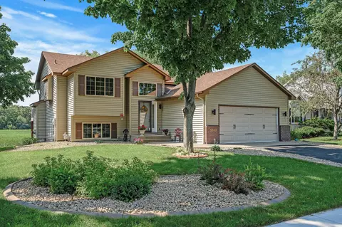 5535 S Park Dr, Savage, MN 55378