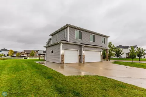 1501 Johnson Dr S, Moorhead, MN 56560