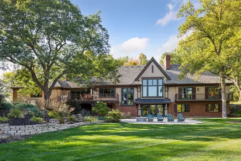 1382 Hunter Dr, Wayzata, MN 55391