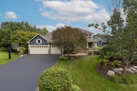 11372 Entrevaux Dr, Eden Prairie, MN 55347