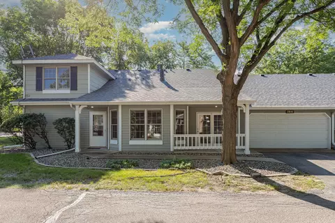 7816 Glenda Ct, Apple Valley, MN 55124