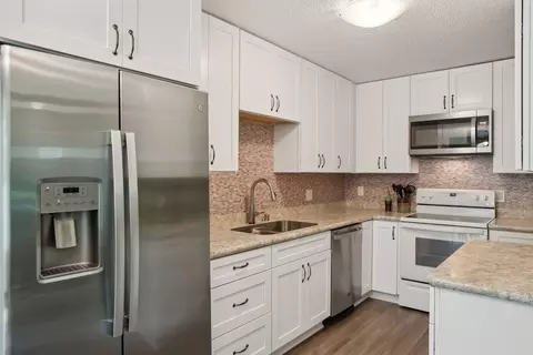 1523 Aspen Dr, Eagan, MN 55122 photo 9