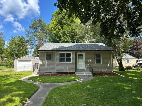 615 8th Ave S, Saint James, MN 56081