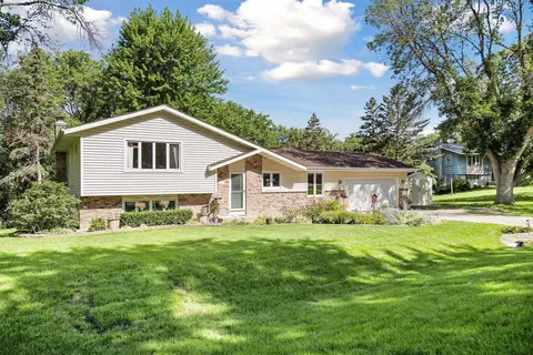 16086 Creekwood Rd, Prior Lake, MN 55372
